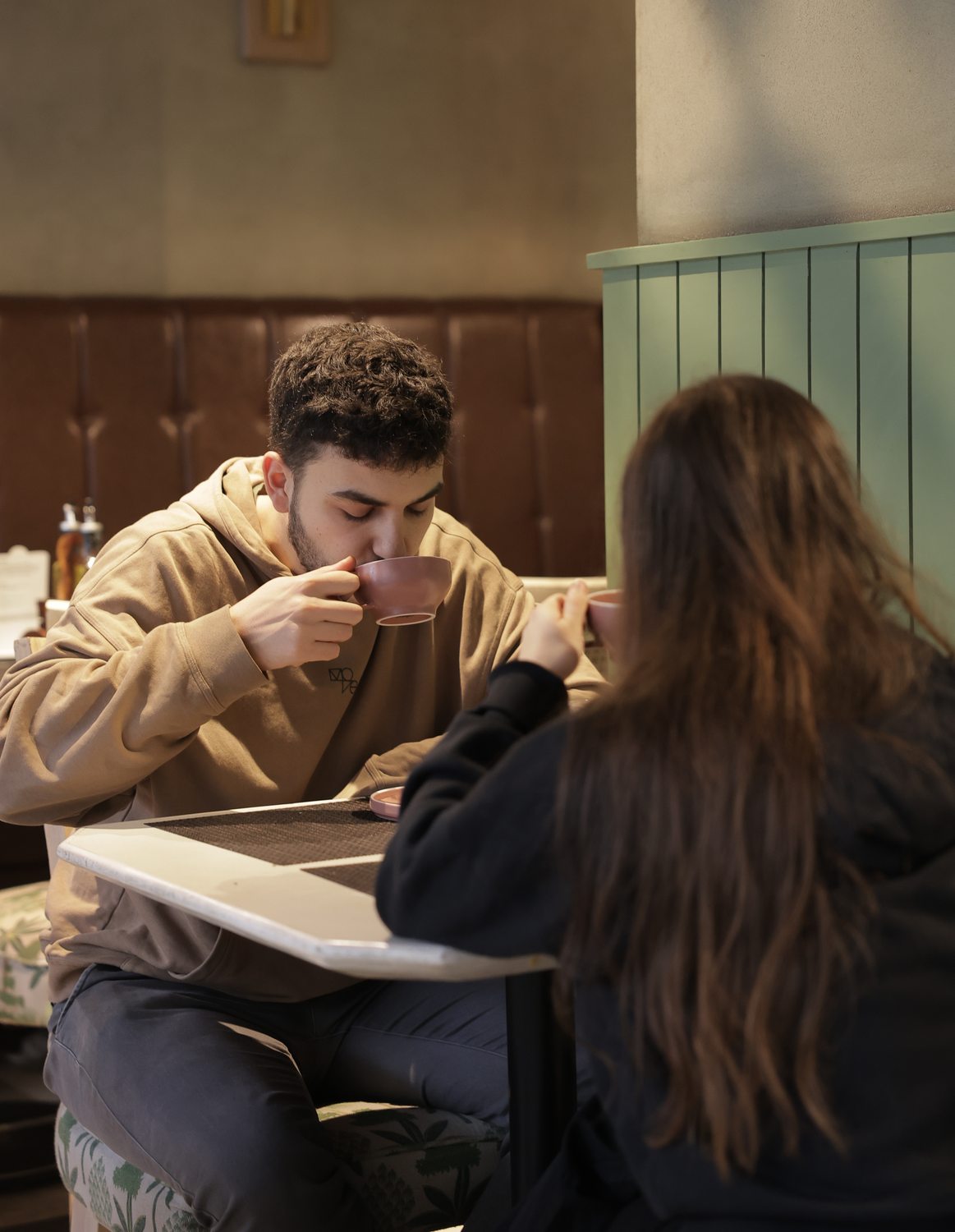 A traveller at Café Vagabond